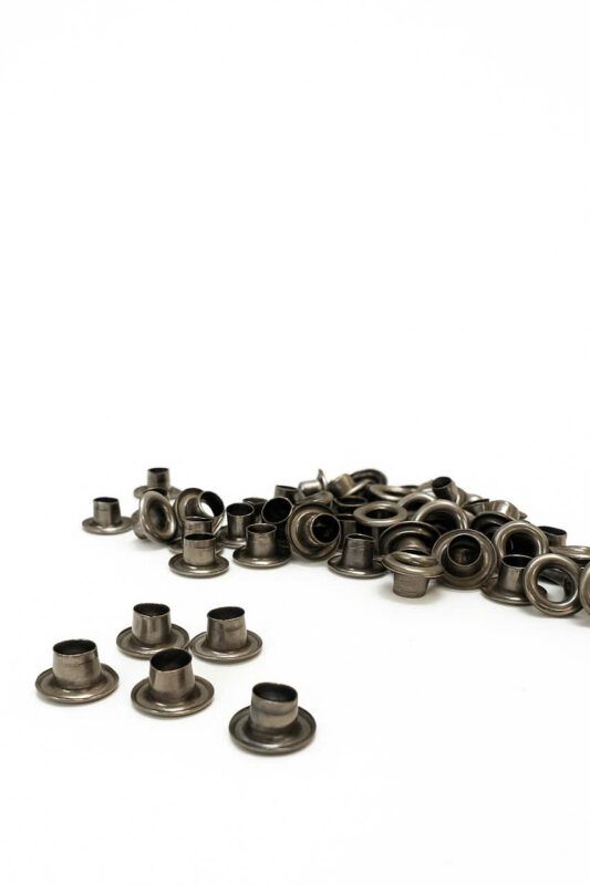 Khoen ore mắt cáo 4mm đen khói